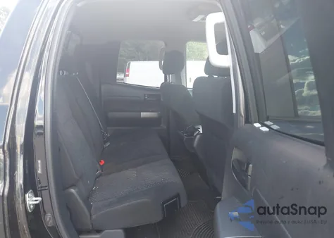 2010 Toyota Tundra Grade 4.6L V8 z USA, uszkodzony, nr VIN 5TFUM5F15AX004864